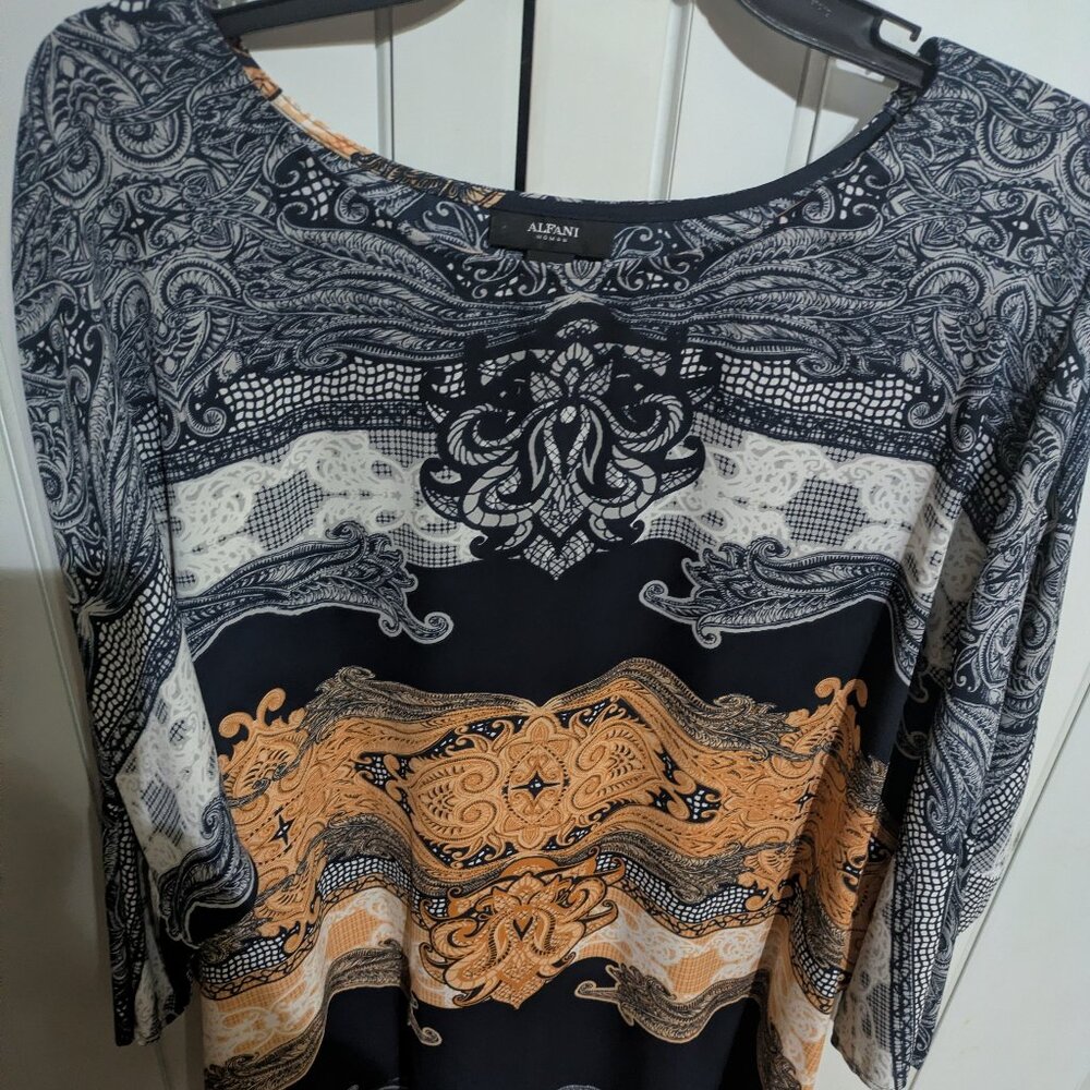 ~NWOT Alfani Beautiful Women's Blouse
